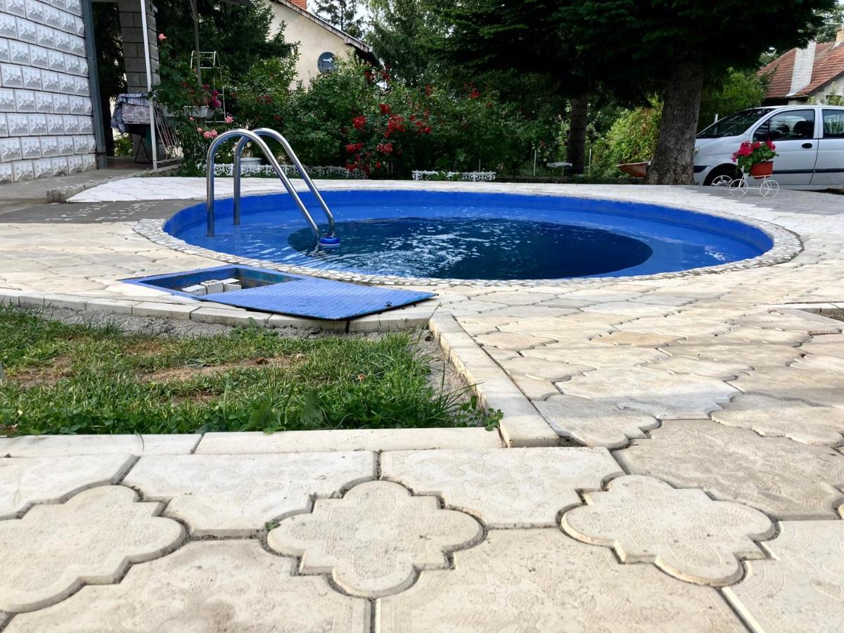 נובי סאד White House With Sauna And Jacuzzi מראה חיצוני תמונה