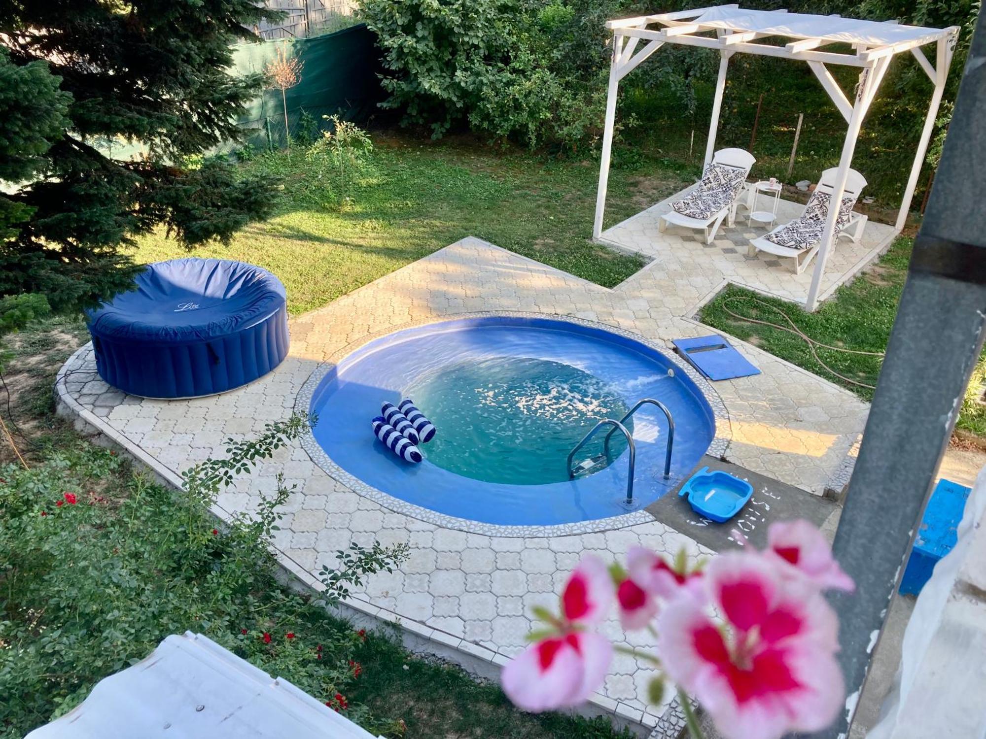 נובי סאד White House With Sauna And Jacuzzi מראה חיצוני תמונה