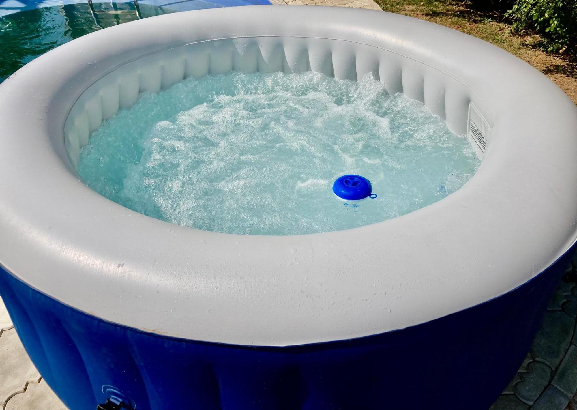 נובי סאד White House With Sauna And Jacuzzi מראה חיצוני תמונה