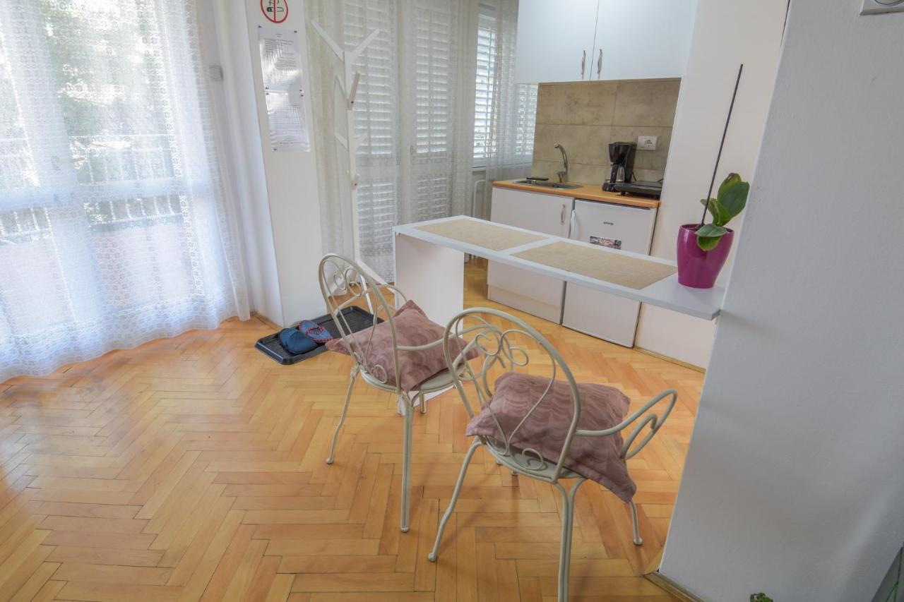 נובי סאד White House With Sauna And Jacuzzi מראה חיצוני תמונה